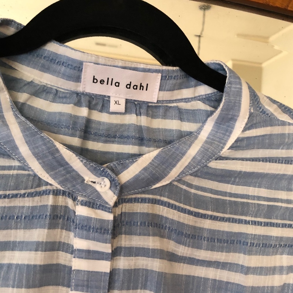 Blue/white linen dress w buttons, cuffed armholes - Picture 5 of 10